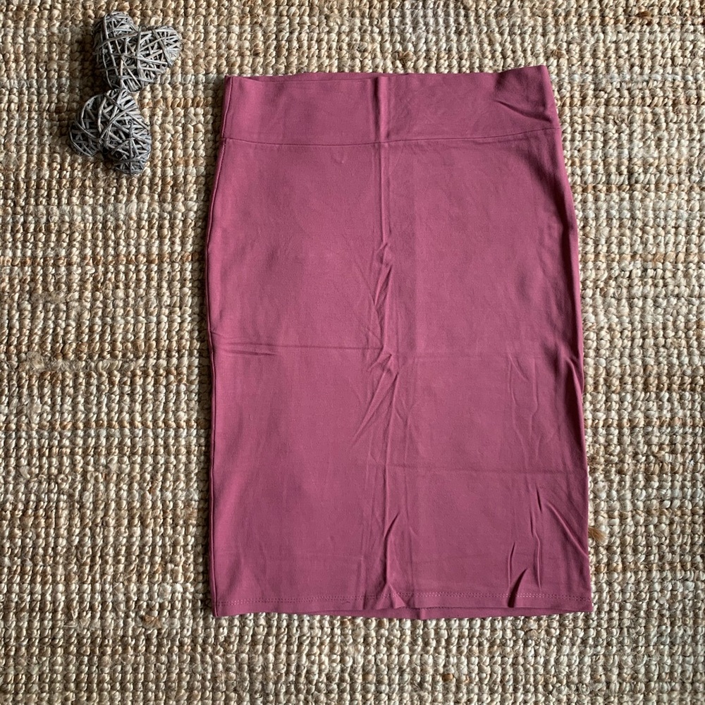 Medium pencil skirt, warm magenta color